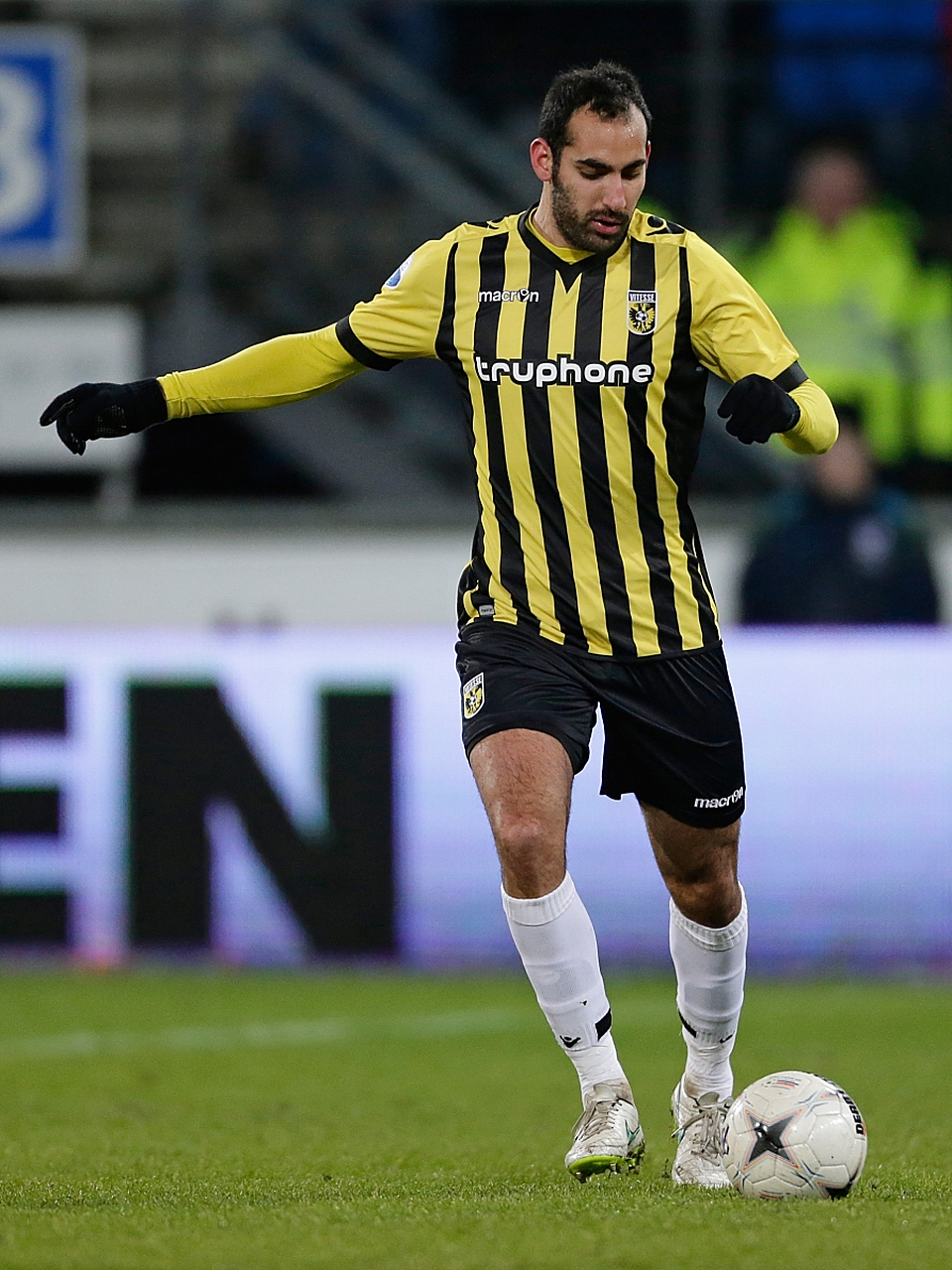 开云官方-门兴格拉德巴赫训练开放日，冲刺阶段再遭质疑引欢呼，荷甲在即，赛季目标并未改变(莱比锡红牛vs门兴格拉德巴赫)